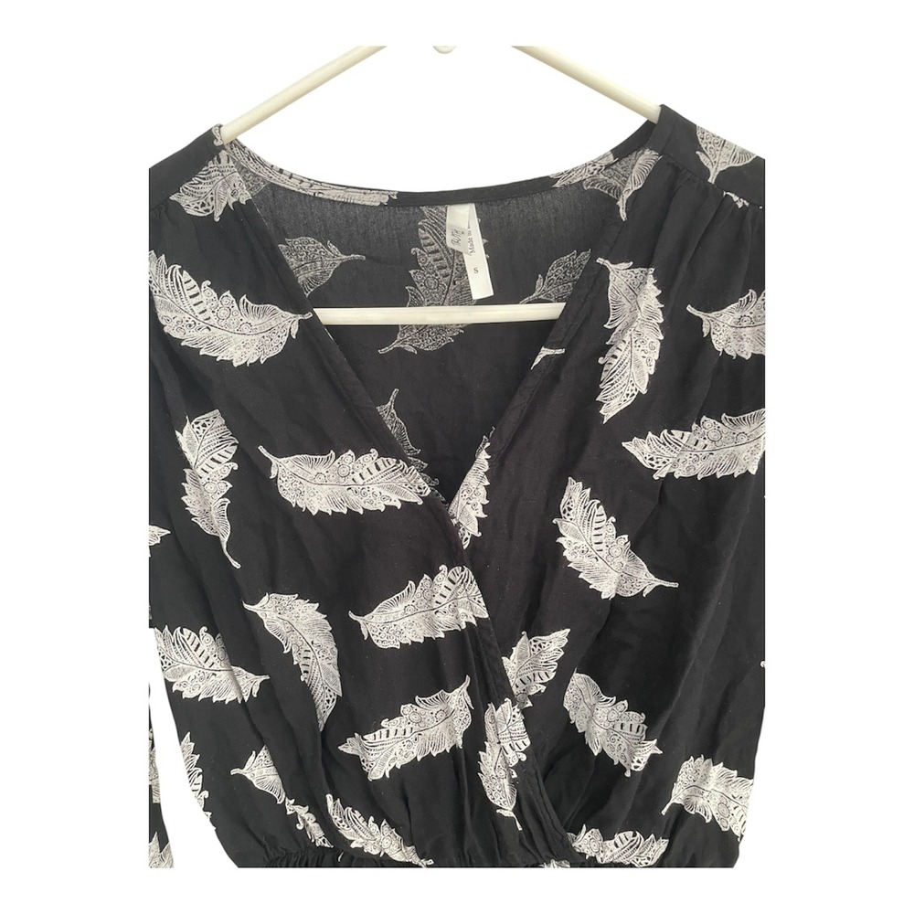 Truth Women Black White Feather Print Long Sleeve V-Neck Romper Small - Picture 3 of 7